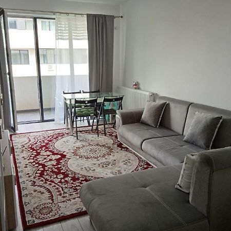Deluxe 2 Bedroom Apartment With Balcony And Private Parking Bragadiru Eksteriør billede