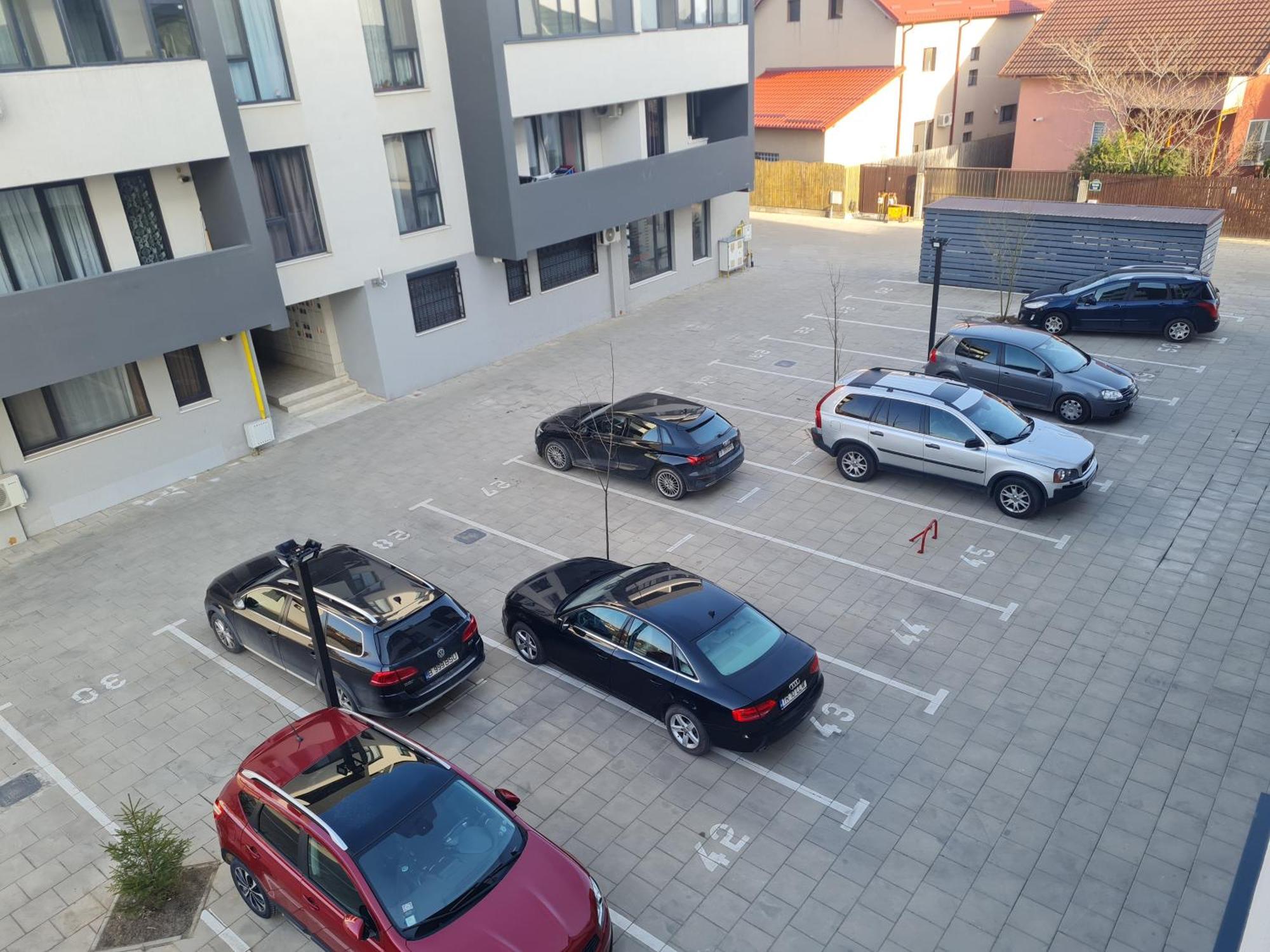 Deluxe 2 Bedroom Apartment With Balcony And Private Parking Bragadiru Eksteriør billede