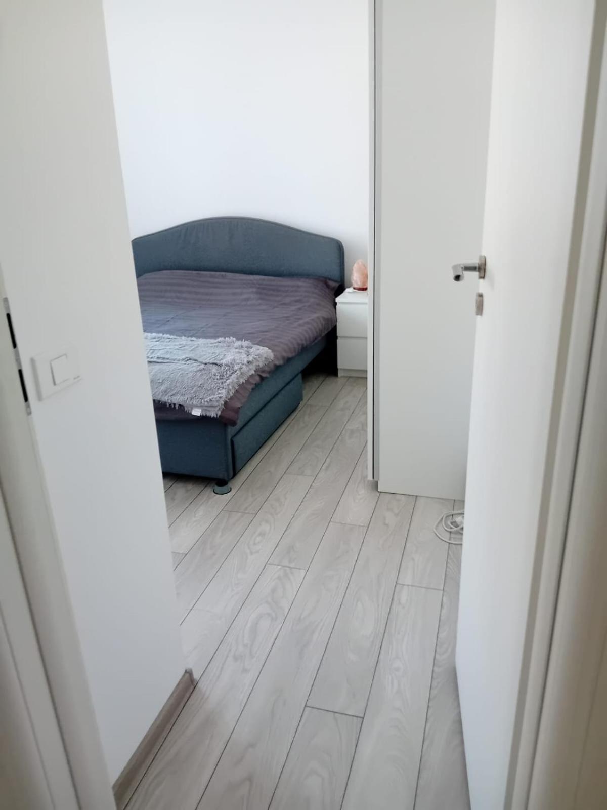 Deluxe 2 Bedroom Apartment With Balcony And Private Parking Bragadiru Eksteriør billede