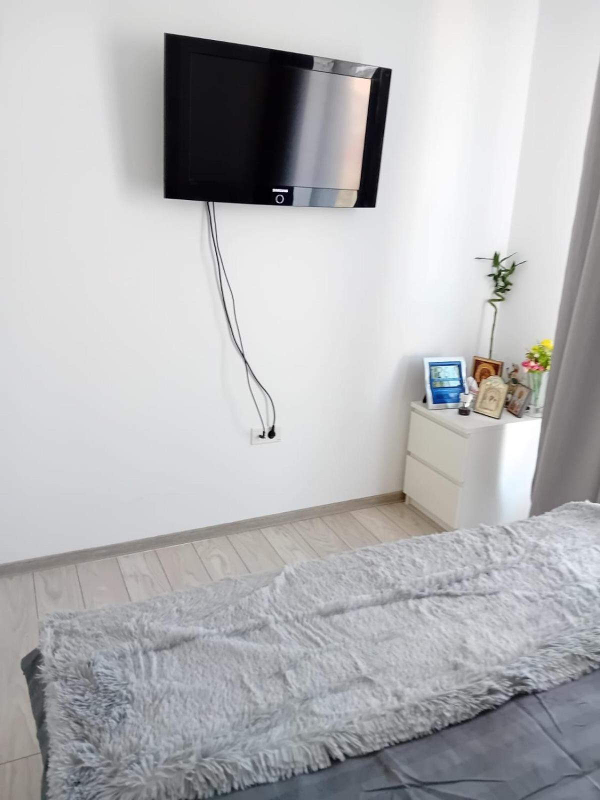 Deluxe 2 Bedroom Apartment With Balcony And Private Parking Bragadiru Eksteriør billede
